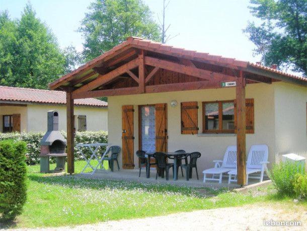 Hotel Camping Les Lacs De Courtes Estang Exterior foto