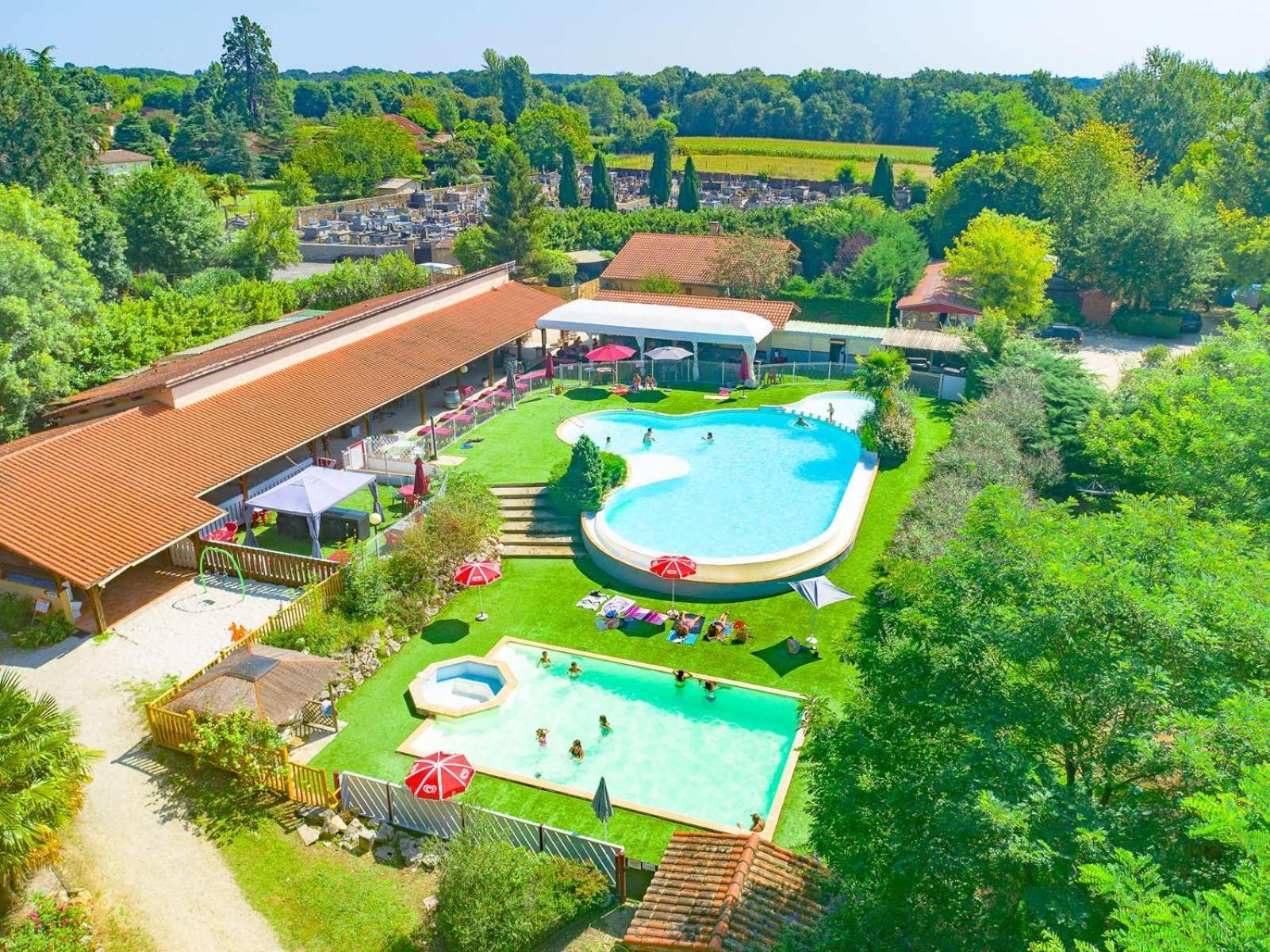 Hotel Camping Les Lacs De Courtes Estang Exterior foto